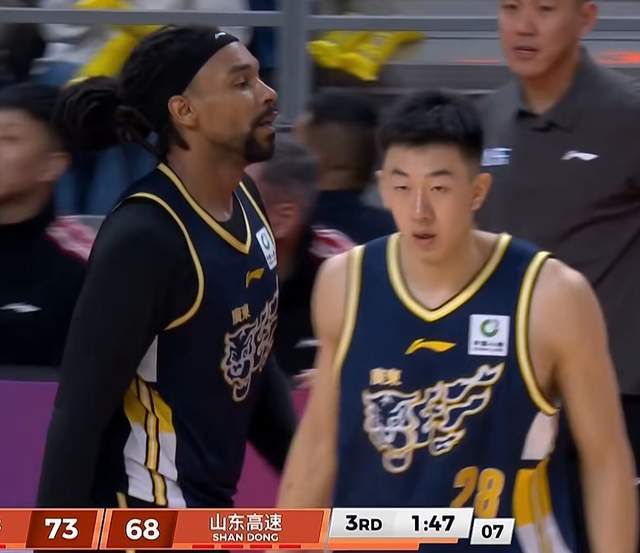 广东豪取六连胜！徐杰22+8创纪录，三巨头合砍67+20，杜锋险翻车