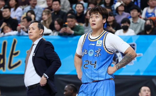 北京输球揪出最大毒瘤!他投篮8中1,正负值-11,最后纯瞎打啊