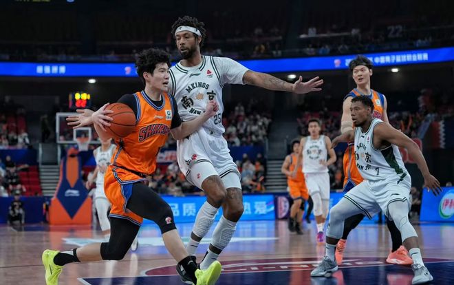 两战42分9助!21岁小将成上海后卫新答案,05国青含金量还在上升