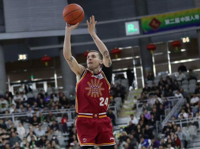 山西验货成功！超级外援狂砍26+4成赢球头号功臣，潘江眼光毒辣