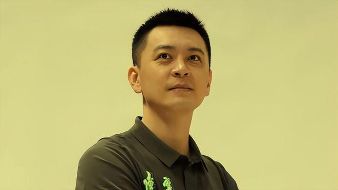 杨鸣绝对拎得清！该力挺毫不含糊，对于挑事的也毫不客气予以回应