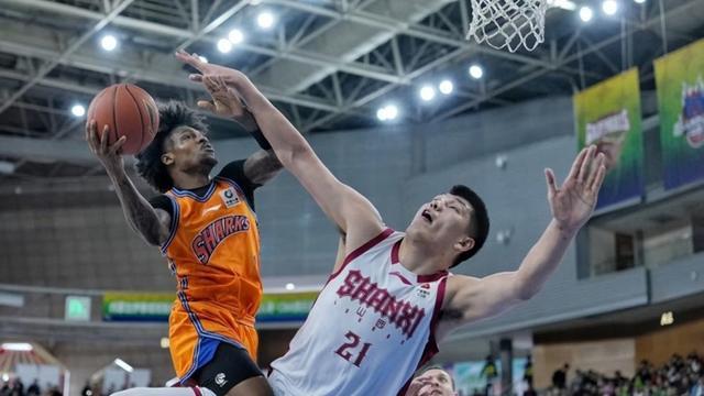 两连冠荣耀达成！上海大鲨鱼男篮CBA俱乐部杯卫冕成功