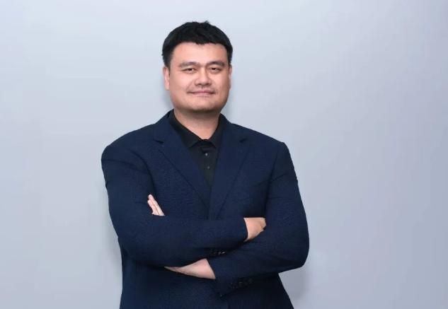 男篮逆转日本没半月,姚明两会再出新招,字字珠玑,王治郅说中了