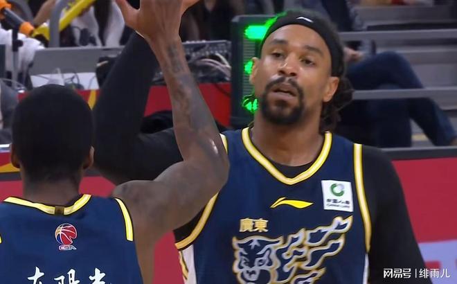 挤走萨姆纳+取代麦考尔!广东男篮敲定第一外援,不是奎因!