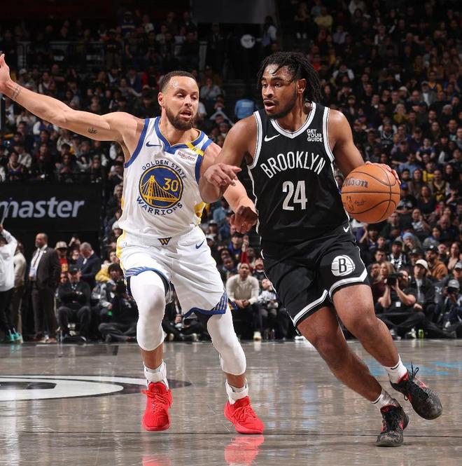 库里27+5+5记3分创NBA历史第1神迹，还迎里程碑！勇士力擒篮网