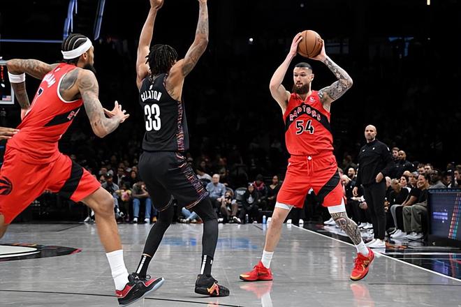 防守选择一塌糊涂，猛龙内线大将在场上居然被篮网各种打爆？