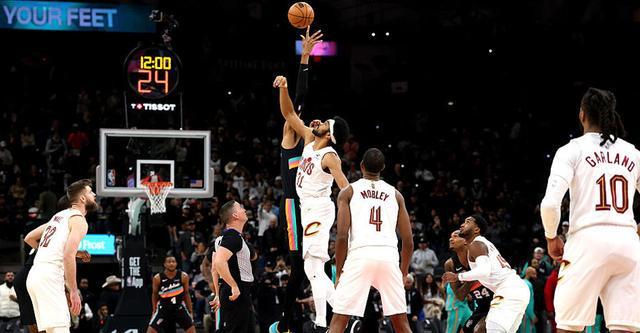 阿伦27+10文班26+14 骑士胜马刺