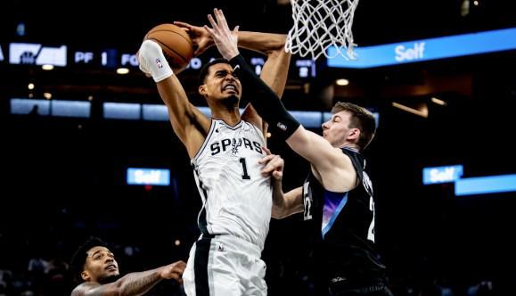 NBA战力榜：马刺首次登顶，雷霆掘金分列二三，湖人下降2名