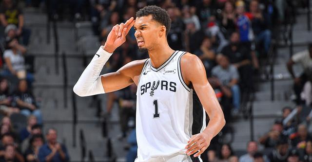 生涯11次单场至少30分5帽!文班亚马追平麦卡杜并列历史第十