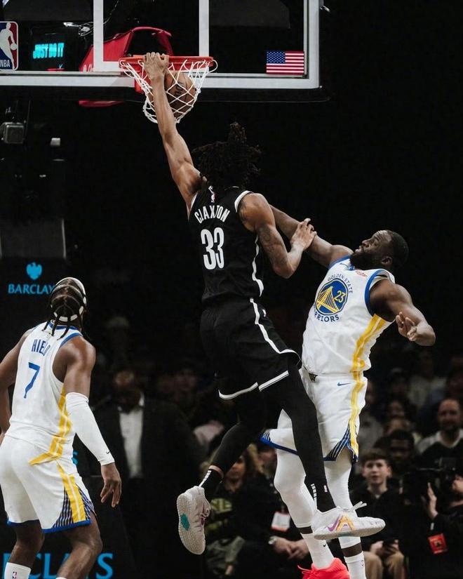 全民皆兵！37岁的库里再创纪录，勇士轻取东部弱旅，12人得分！