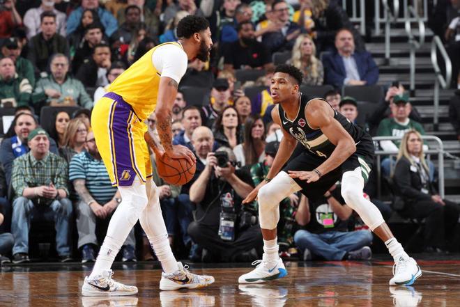 浓眉逼宫独行侠!要么交易要么续约!他和字母谁先离队?