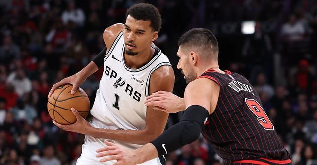 武切维奇：面对这样的文班能做的不多 他可能视线里都没有我...