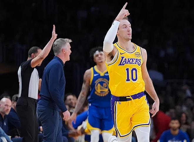 主力轮休！湖人溃败马刺！肯纳德验货成功，八村垒伤退，文班40分