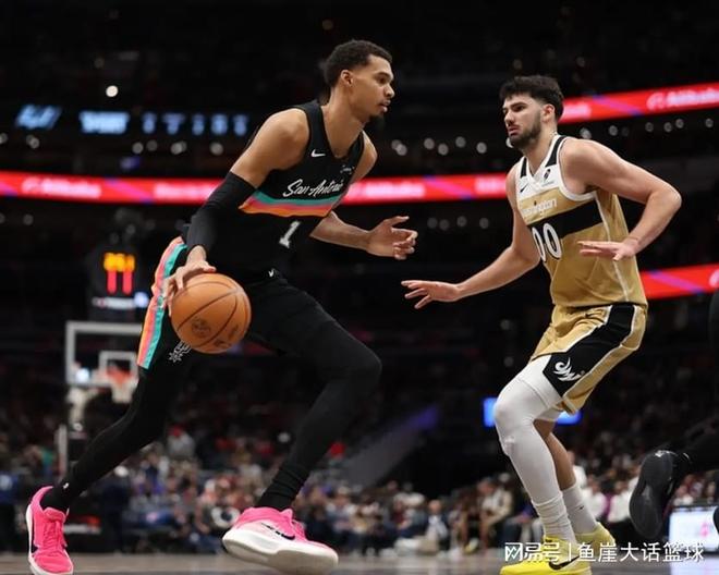 马刺完胜！福克斯27+7全队最低，勇士旧将回暖，文班14+2榜眼8中0