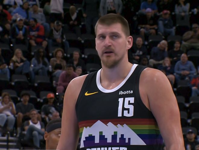 随着约基奇轰56+16+15,圣诞大战收官!常规赛MVP悬念不大:3选1