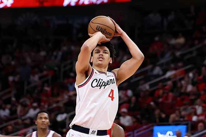 状态简直是差到了极点！快船锋线新秀面对火箭打出了灾难级表现？