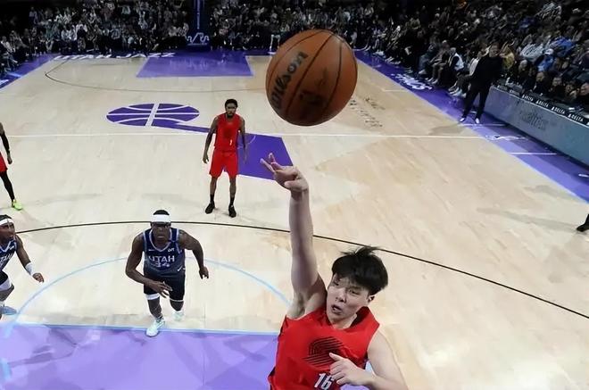 杨瀚森2罚得2分!场均罚球命中率94.4%超库里,还有1数据联盟前三