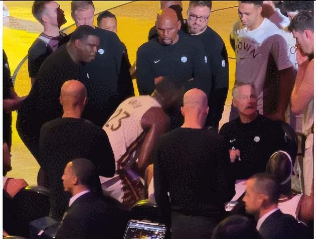 格林与主帅争吵，勇士内讧早有征兆：赛后采访双方都对彼此不满