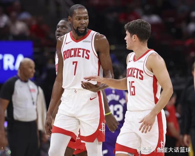 火箭大爆冷！杜兰特24+8错失绝杀，威少21+13犯错，湖人旧将立功