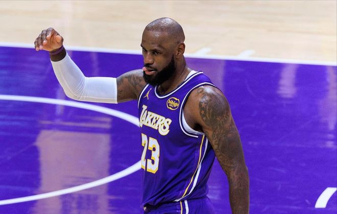 海斯高情商成人之美，老詹刷新邮差三双纪录，赛后正式表态