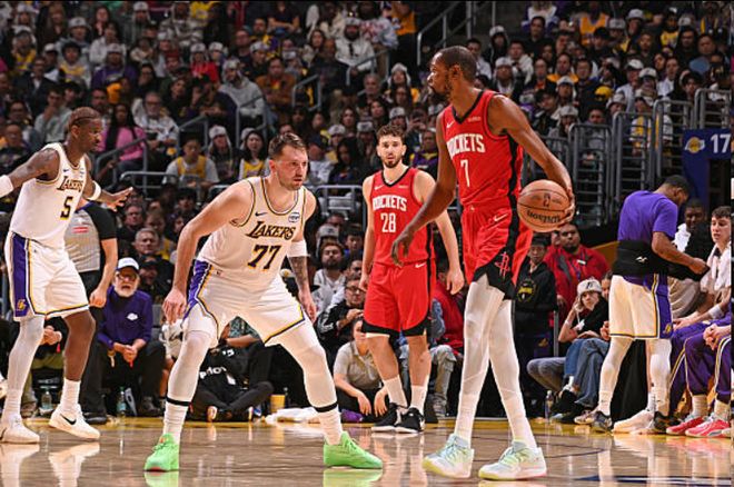 圣诞大战湖人输球！遭三连败排名被森林狼反超 近3战合计净输62分