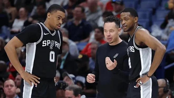 第二支柱福克斯独得29分三斩雷霆，飞狐时代正式到来