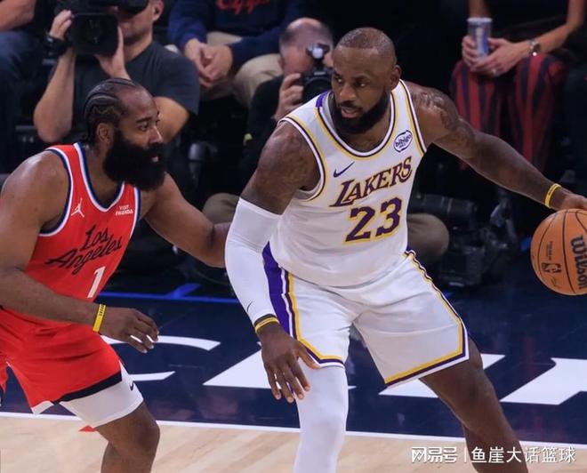 快船103-88湖人！詹姆斯看清现实，哈登和伦纳德的连番表态成重点