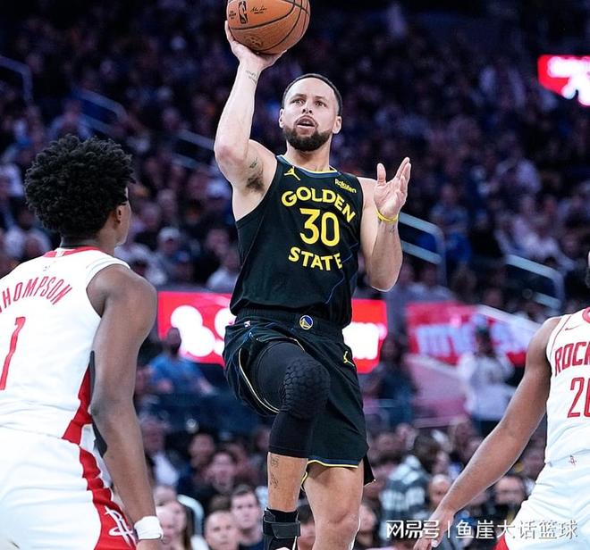 库里出坏消息，勇士有两大短板！科尔赛后还很自信，波杰不如新秀...