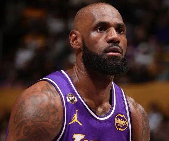 28+10+12，老詹成为最老得到三双的人！！！