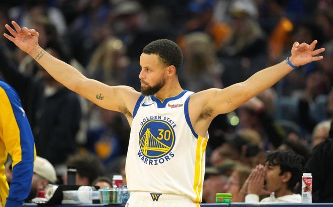 库里在圣诞大战照例拉胯！三分10中2！靠罚球超平均得分！