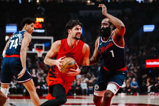 哈登34+6，快船完胜开拓者！小卡创NBA历史第1神迹，大洛9记3分