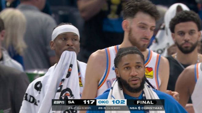 杀疯了！37分三杀雷霆！马刺打得就是精锐！