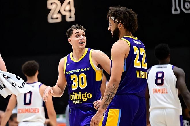 进攻端太不稳定了，湖人双向合同新秀这样的表现还是略差了一些？