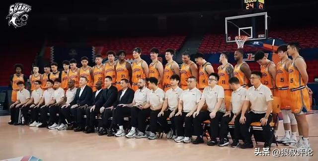 兵强马壮！上海新赛季定妆照花絮：王哲林、张镇麟及4外援出镜