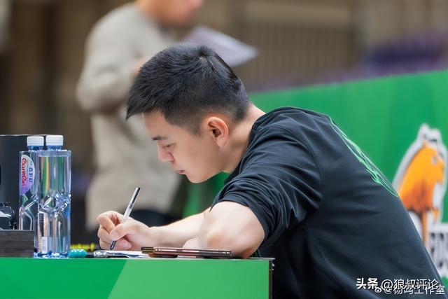 杨鸣：刘志轩调整青年队当主教练，未来几年之内重新树立辽篮辉煌