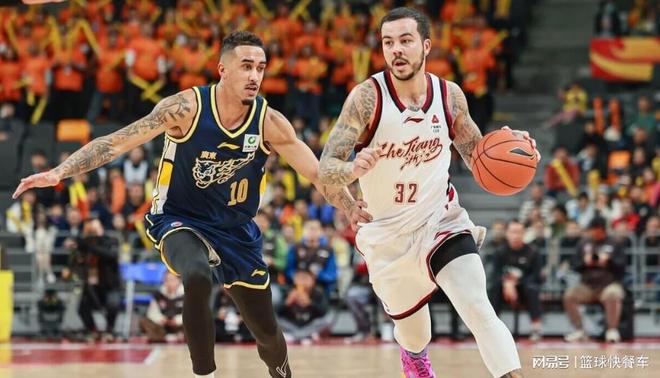 CBA新赛季最疯狂绝杀！浙江0秒压哨掀翻广东：约克一战封神！