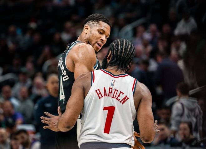 场均33.8分12板6助，连破NBA历史纪录！独木难支，球队该放你走了