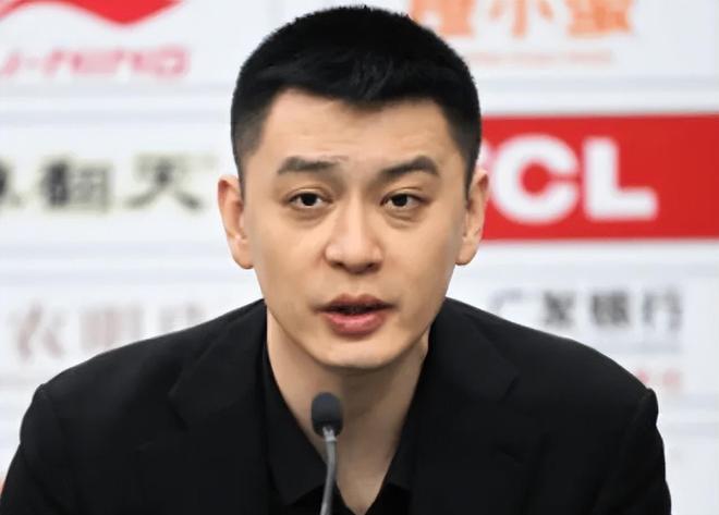 不敌广州！杨鸣采访强调最后时刻没人组织，相信赛季前后有变化！