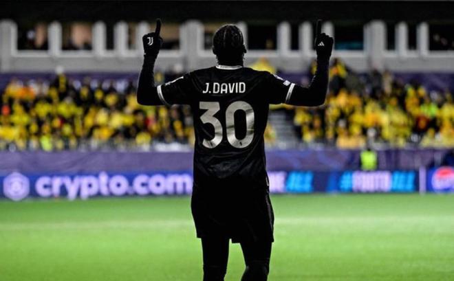 米体：斯帕莱蒂考虑放弃无锋阵，重新启用2名进攻中场+1名中锋