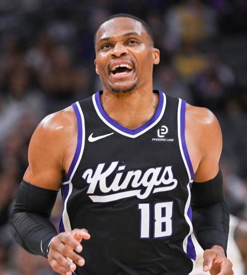 战旧主威少飙4记三分，亚历山大31+9+4，残阵雷霆背靠背逆转国王