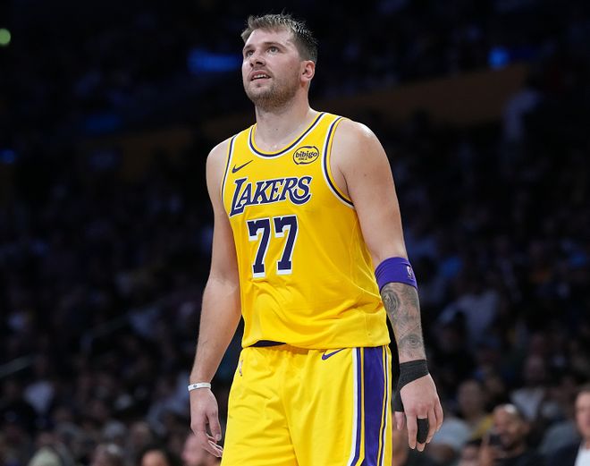 34分12板7助！东契奇刷爆NBA纪录，里夫斯复制库里神迹，艾顿真香