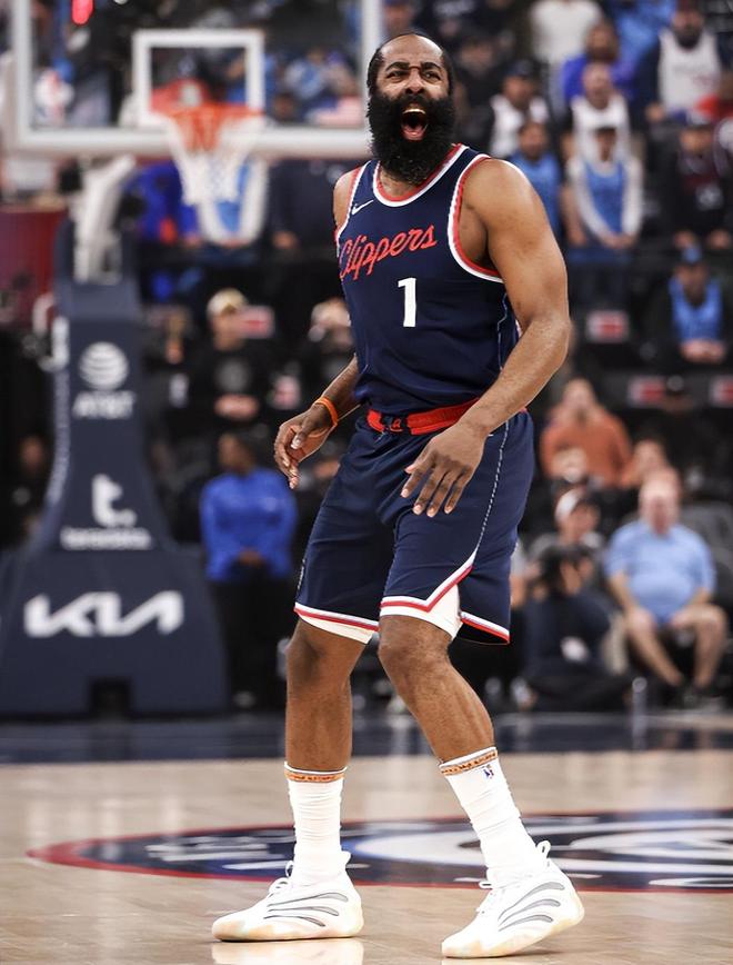 哈登你太狠了，36岁创造79年NBA独一无二纪录，8250万合同白菜价