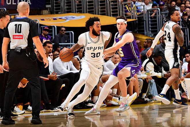 300万的优质3D锋线！马刺制服组能够签下他真是独具眼光？