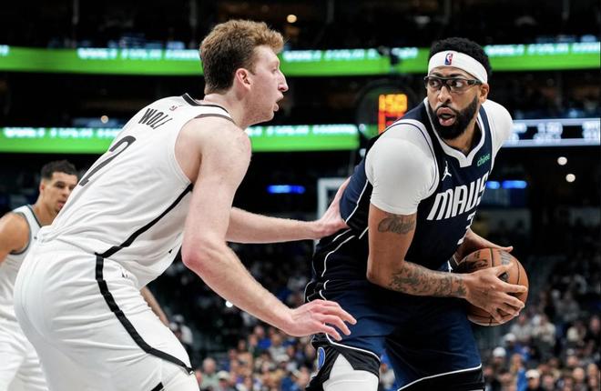 浓眉：欧文现在扮演着“教练”角色，我们非常亲近期待他早日回归