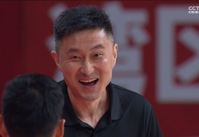 广东武装到牙齿！抢CBA得分王！场均36分超巨辅佐杜锋，辽宁绝望