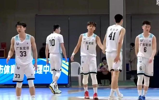 广东宏远19分大胜，杨溢31分火力全开，王洪泽24+12打出统治力