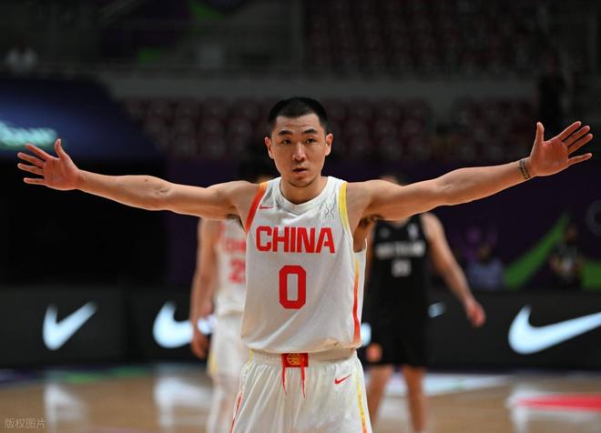 中国男篮两连败韩国队！揪出了头号黑洞，一度被指责为“关系户”