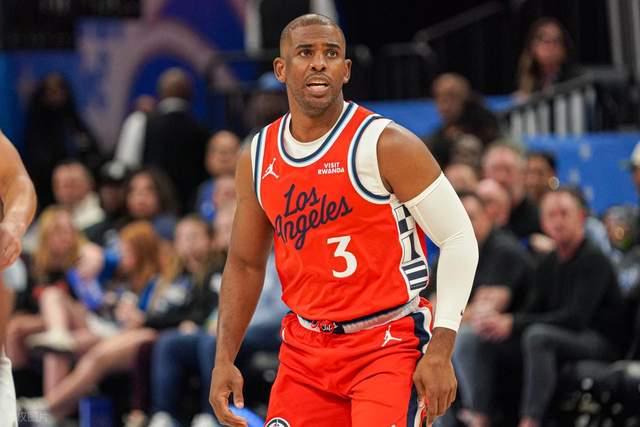 凌晨3点被赶走！快船官宣与保罗分道扬镳，全美指责不尊重人