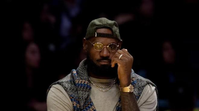 Shams：詹姆斯计划在今日对爵士一战复出，完成第23个赛季的首秀