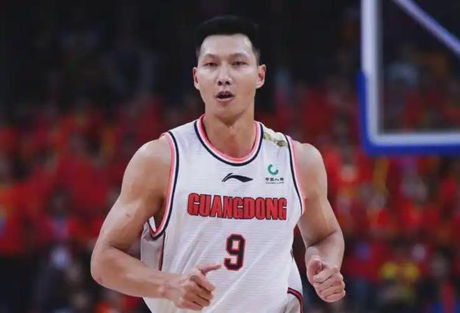央视取消播出专访，戳穿易建联退役后的“真实现状”，姚明说对了